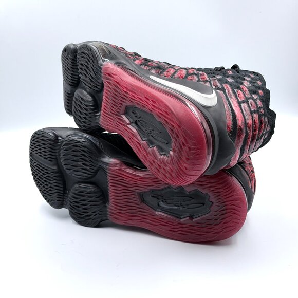 Nike LeBron 17 'Infrared VI' - Picture 8 of 11